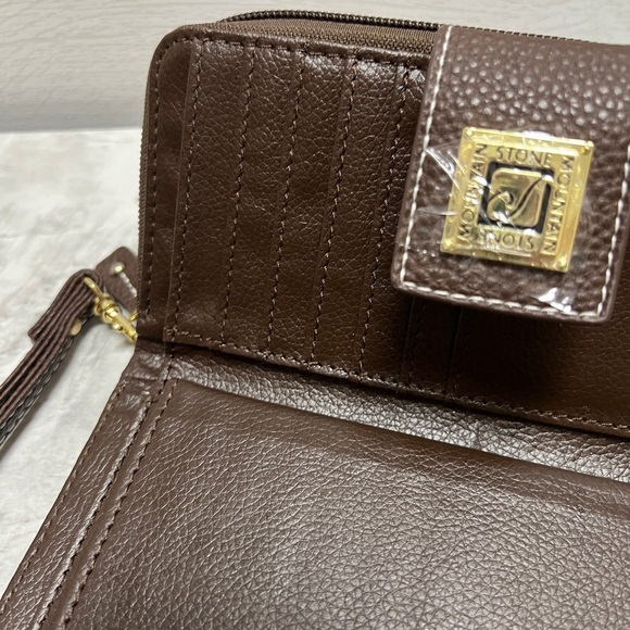 Stone Mountain Wallet NWOT Brown and Tan - Picture 5 of 7